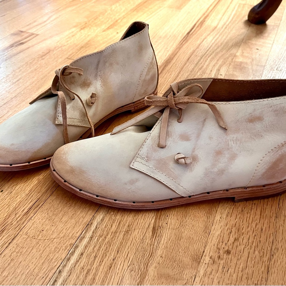 BEEK Leather Chelsea Boots